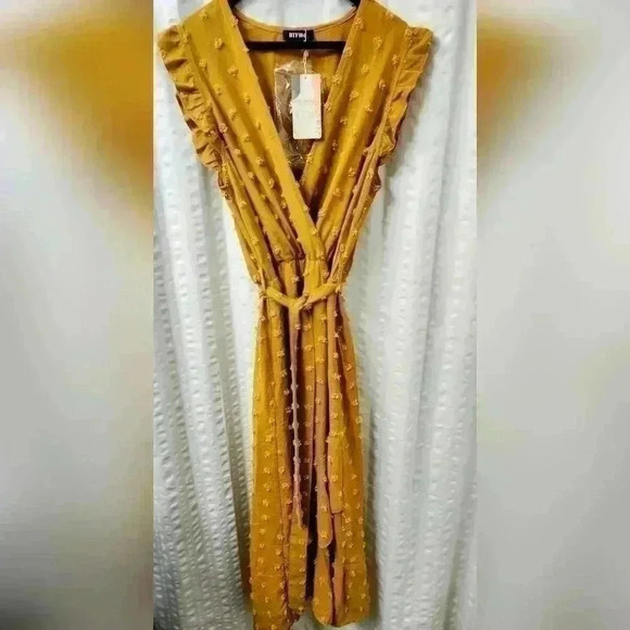 Dresses & Skirts - BTFBM mustard high low dress w/ cap sleeves LG NWT